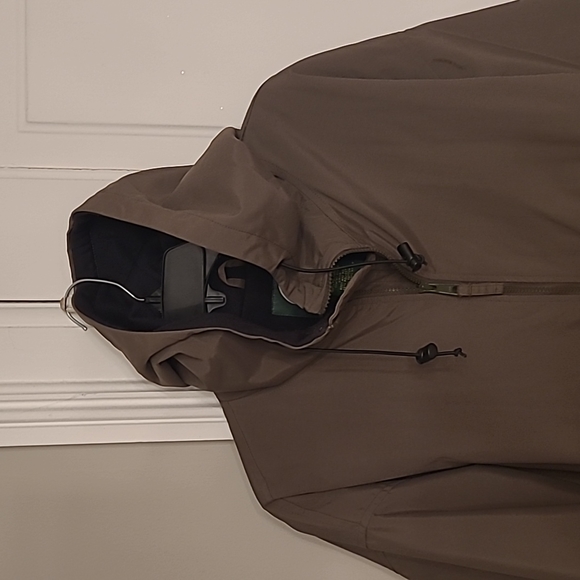 Cabelas Coat - Picture 2 of 7